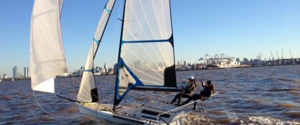 Nace una nueva campaña femenina en un 49er FX Team Gumucio 49er FX 02