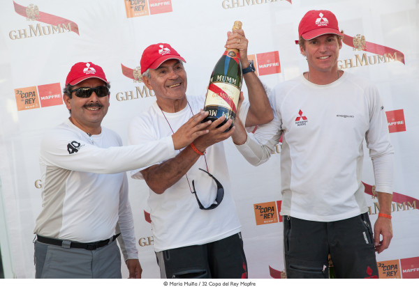 Celebrando el liderato parcial del 32º Copa del Rey Mapfre © Jesus Renedo