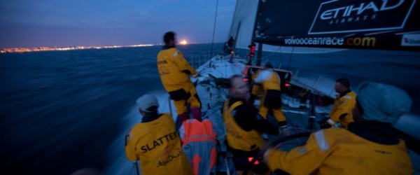 VOR: Abu Dhabi gana la Etapa 7, Groupama lidera la general © IAN ROMAN/Volvo Ocean Race